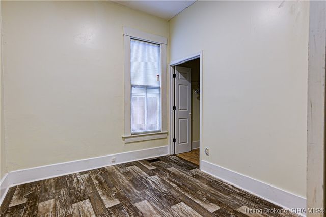 1817 E Oak St, New Albany, IN 47150