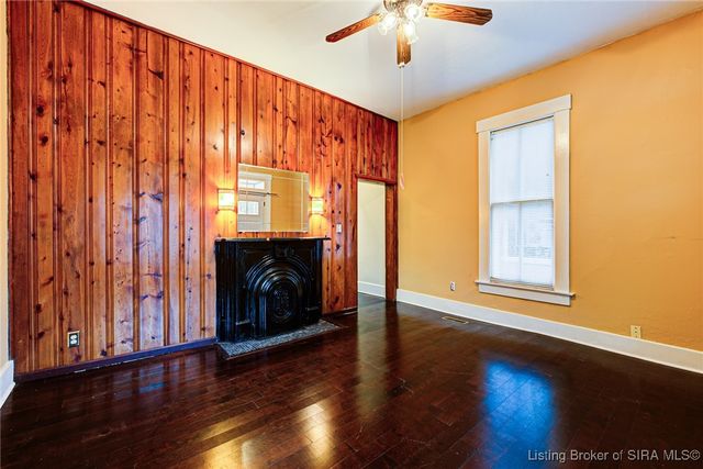 1817 E Oak St, New Albany, IN 47150