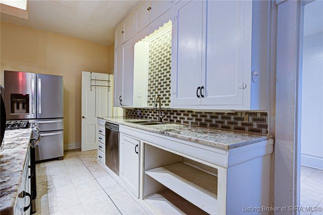 1817 E Oak St, New Albany, IN 47150