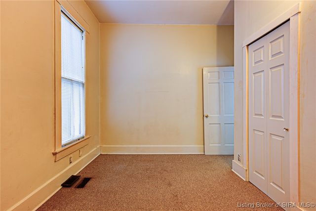 1817 E Oak St, New Albany, IN 47150