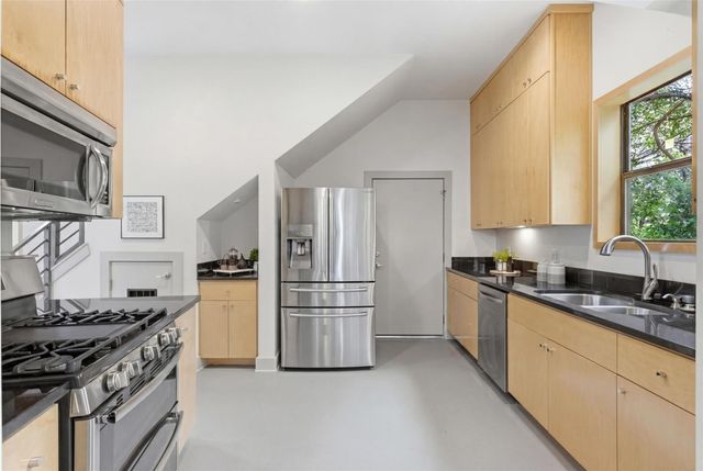 2608 Del Curto RD 3, Austin, TX 78704