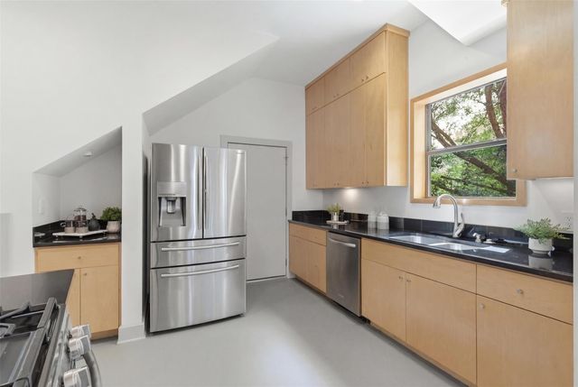 2608 Del Curto RD 3, Austin, TX 78704