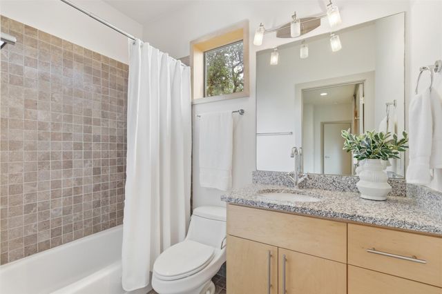 2608 Del Curto RD 3, Austin, TX 78704