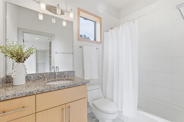 2608 Del Curto RD 3, Austin, TX 78704