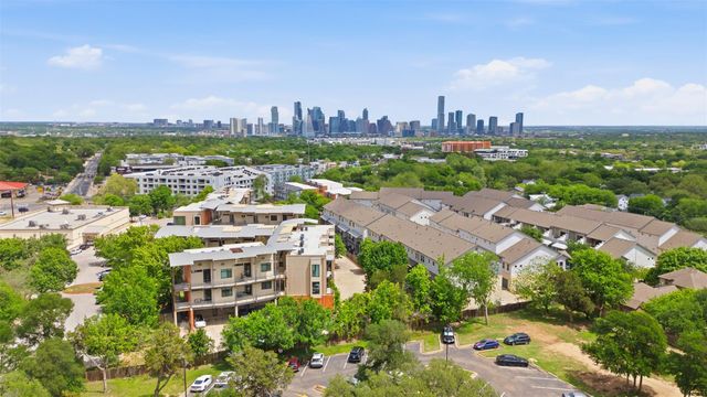 2608 Del Curto RD 3, Austin, TX 78704