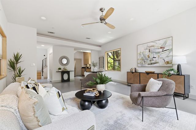 2608 Del Curto RD 3, Austin, TX 78704