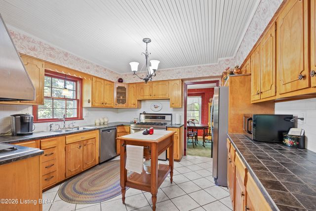 200 W Kenwood Dr, Louisville, KY 40214