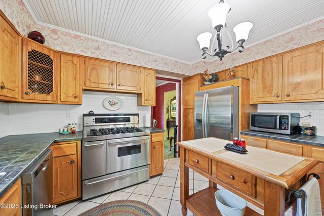 200 W Kenwood Dr, Louisville, KY 40214