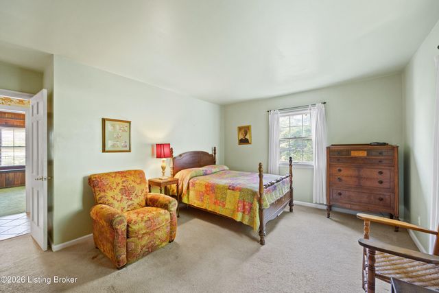 200 W Kenwood Dr, Louisville, KY 40214