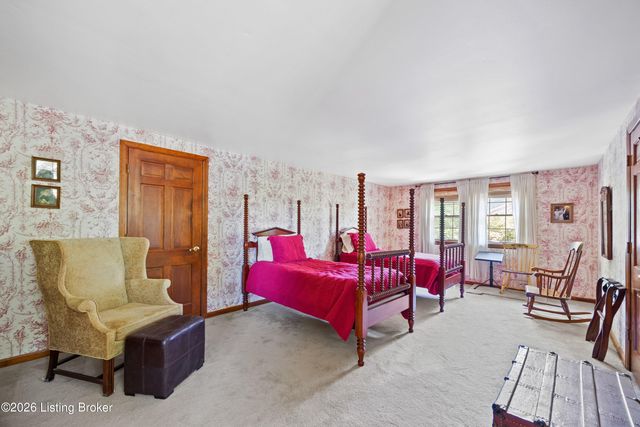 200 W Kenwood Dr, Louisville, KY 40214