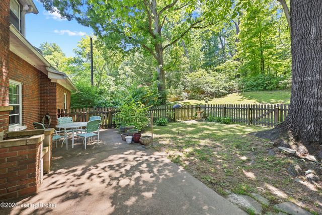 200 W Kenwood Dr, Louisville, KY 40214