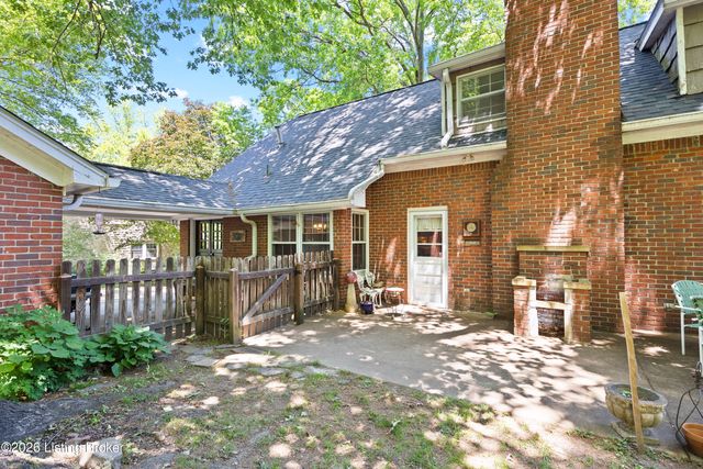 200 W Kenwood Dr, Louisville, KY 40214