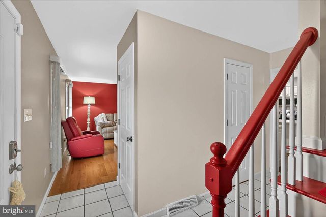 1707 CROSSFIELD DR, Lancaster, PA 17603