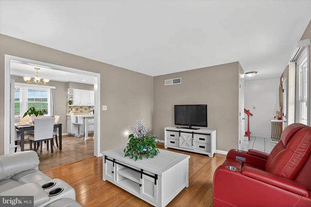 1707 CROSSFIELD DR, Lancaster, PA 17603