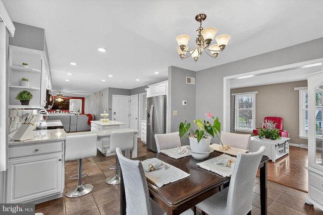 1707 CROSSFIELD DR, Lancaster, PA 17603