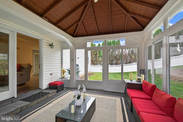 1707 CROSSFIELD DR, Lancaster, PA 17603