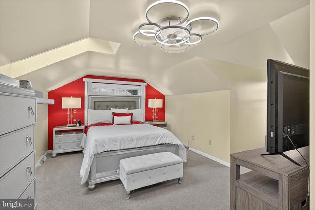 1707 CROSSFIELD DR, Lancaster, PA 17603