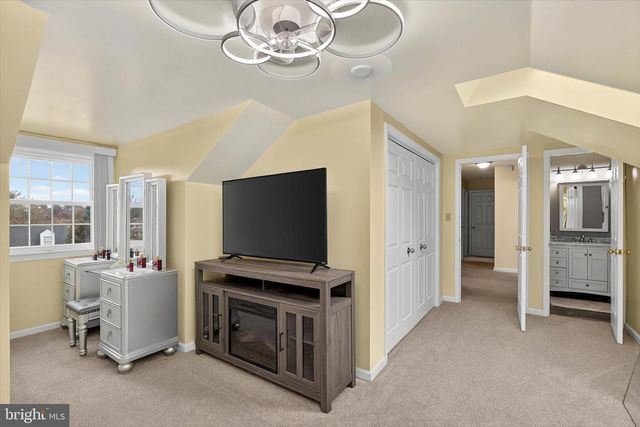 1707 CROSSFIELD DR, Lancaster, PA 17603