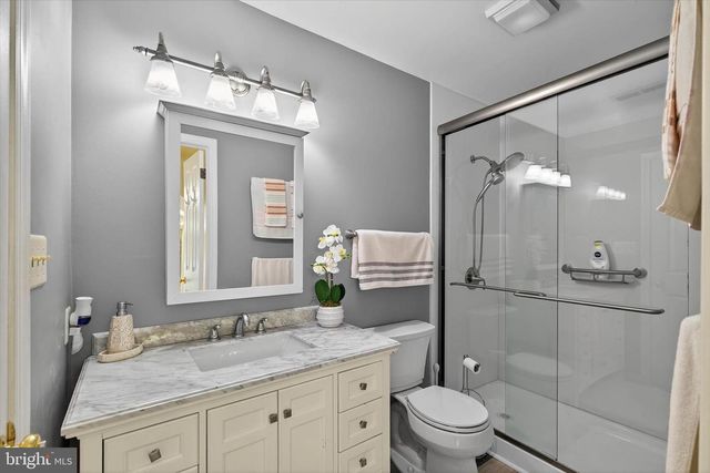 1707 CROSSFIELD DR, Lancaster, PA 17603