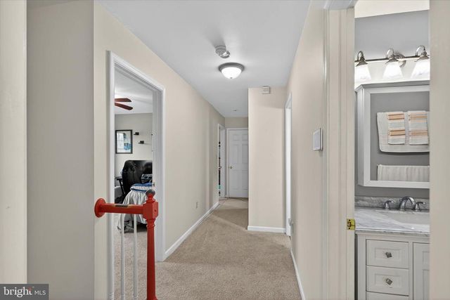 1707 CROSSFIELD DR, Lancaster, PA 17603