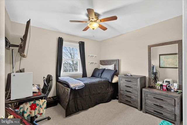 1707 CROSSFIELD DR, Lancaster, PA 17603