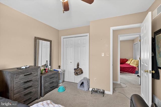 1707 CROSSFIELD DR, Lancaster, PA 17603