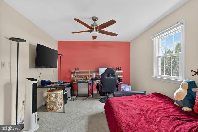 1707 CROSSFIELD DR, Lancaster, PA 17603