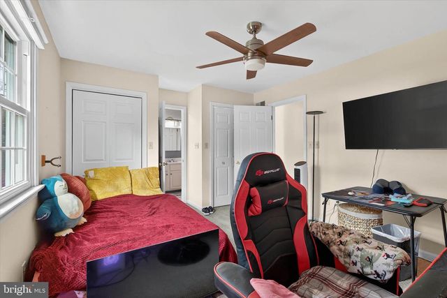 1707 CROSSFIELD DR, Lancaster, PA 17603