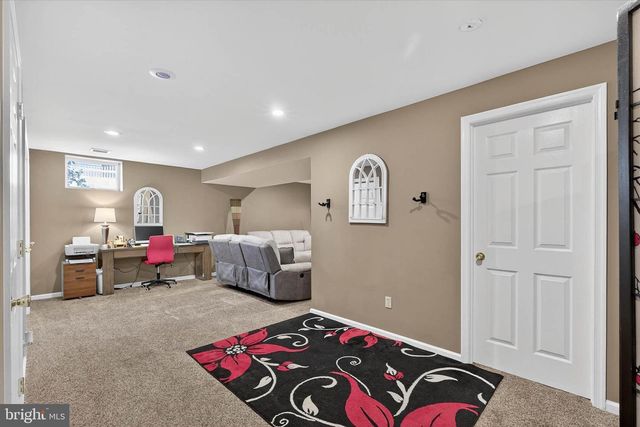 1707 CROSSFIELD DR, Lancaster, PA 17603