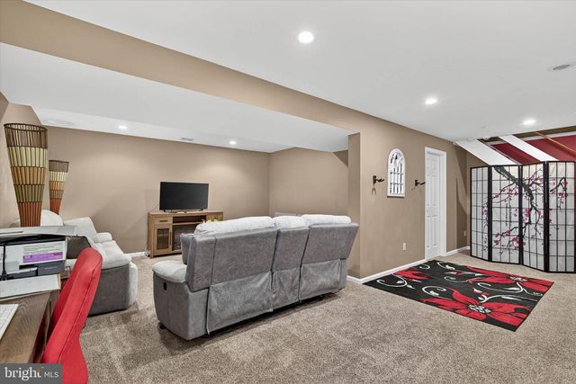 1707 CROSSFIELD DR, Lancaster, PA 17603