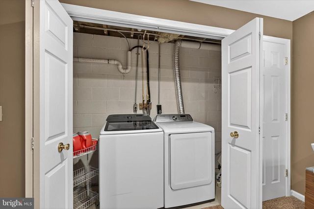 1707 CROSSFIELD DR, Lancaster, PA 17603