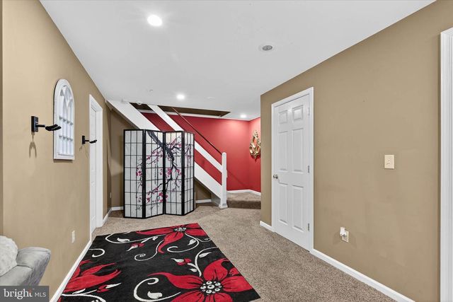 1707 CROSSFIELD DR, Lancaster, PA 17603