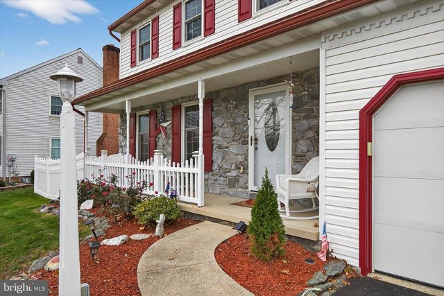 1707 CROSSFIELD DR, Lancaster, PA 17603