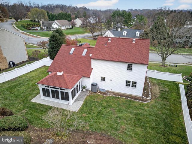 1707 CROSSFIELD DR, Lancaster, PA 17603