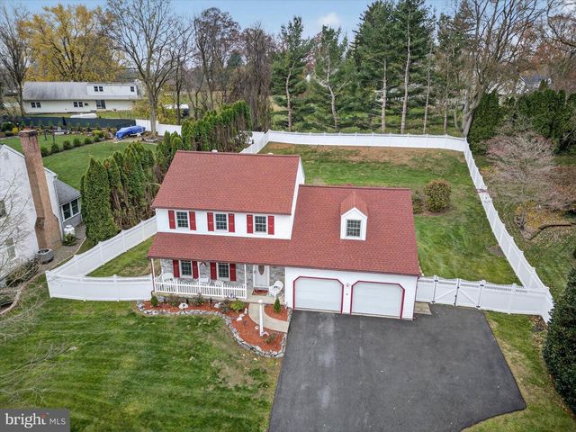 1707 CROSSFIELD DR, Lancaster, PA 17603