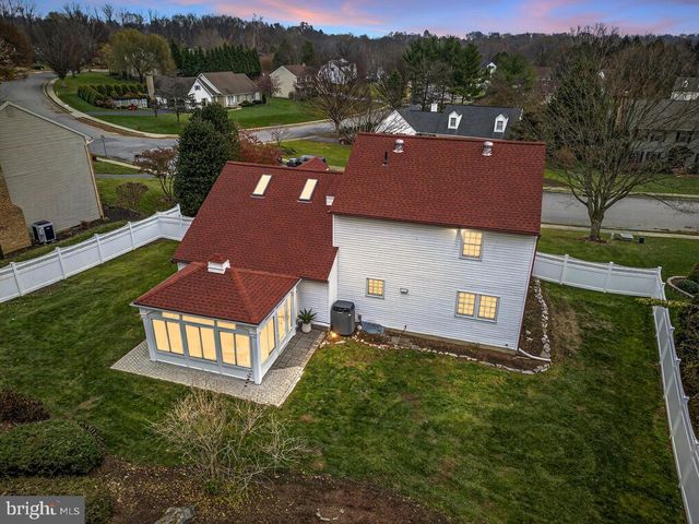 1707 CROSSFIELD DR, Lancaster, PA 17603