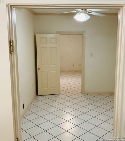 517 W Barnard, Sabinal, TX 78801