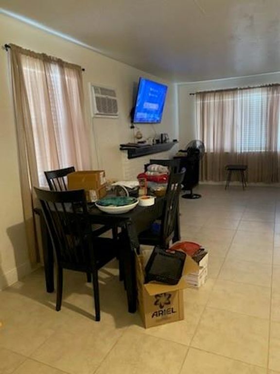 2000 Seminole Blvd, West Palm Beach, FL 33409