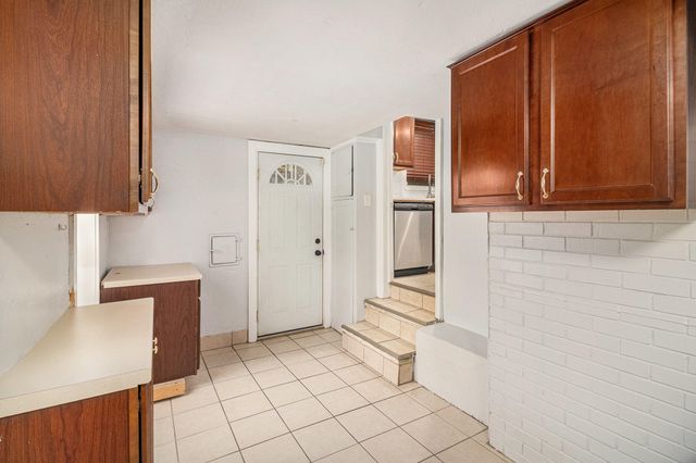 6953 Mayburn Street, Dearborn Heights City, MI 48127