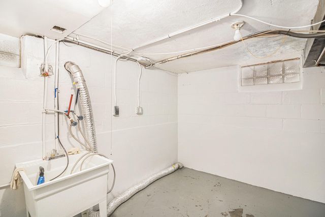 6953 Mayburn Street, Dearborn Heights City, MI 48127