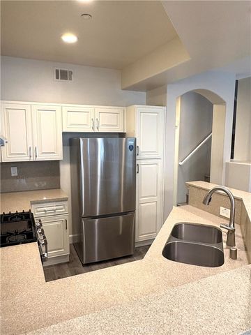 309 Falcon, Irvine, CA 92618