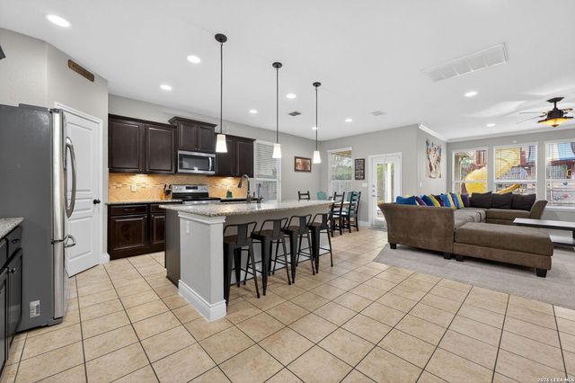321 Silver Buckle, Schertz, TX 78154