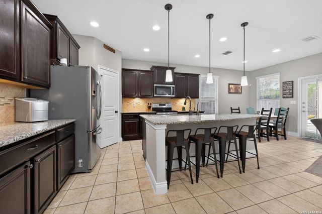 321 Silver Buckle, Schertz, TX 78154