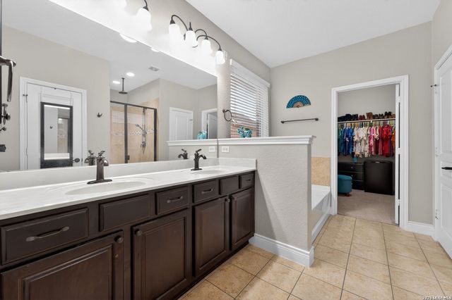 321 Silver Buckle, Schertz, TX 78154