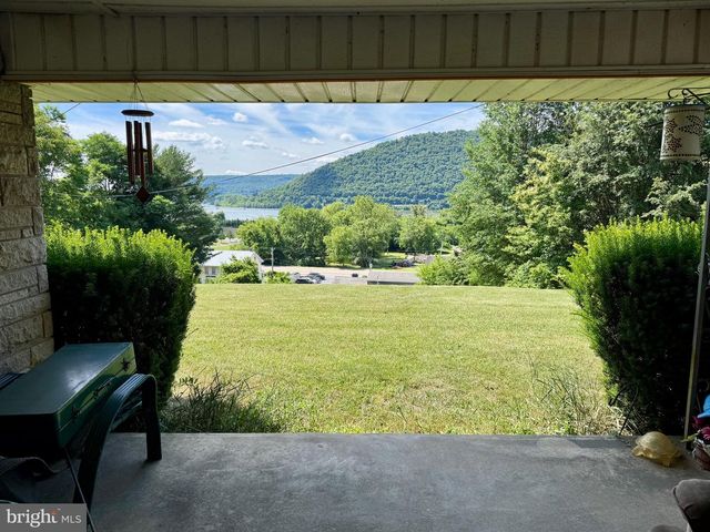 709 ERIE ST, Dauphin, PA 17018
