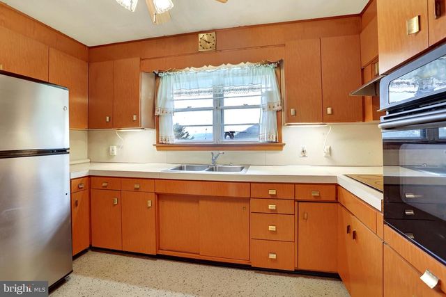 709 ERIE ST, Dauphin, PA 17018