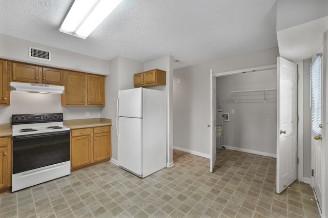132 N Tarver Ave Apt B, Lebanon, TN 37087