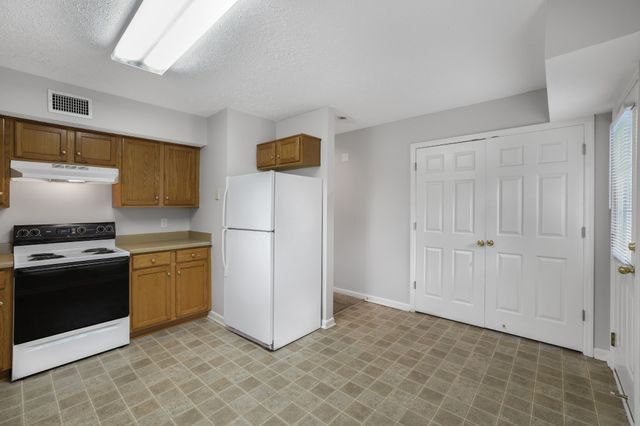 132 N Tarver Ave Apt B, Lebanon, TN 37087