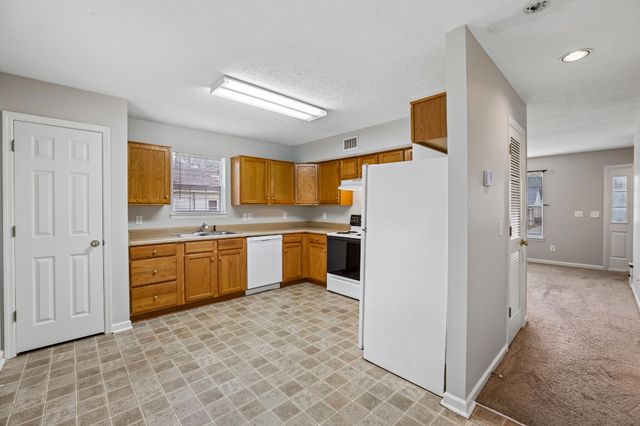 132 N Tarver Ave Apt B, Lebanon, TN 37087