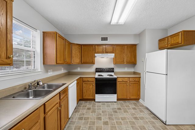 132 N Tarver Ave Apt B, Lebanon, TN 37087